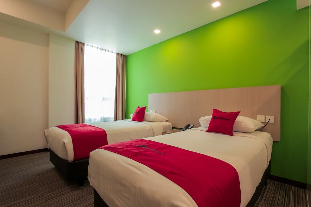 undefined RedDoorz Premium @ Balestier 2