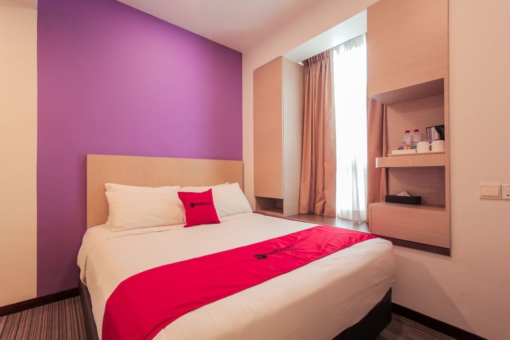 undefined RedDoorz Premium @ Balestier 7