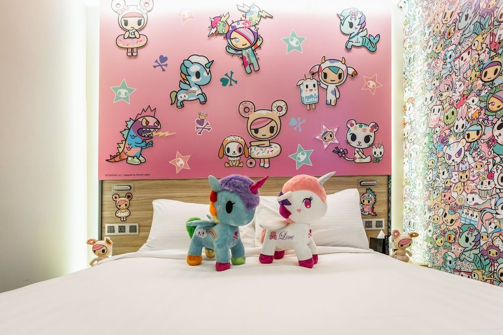 Room, Non Smoking (Pastel Dreamland)