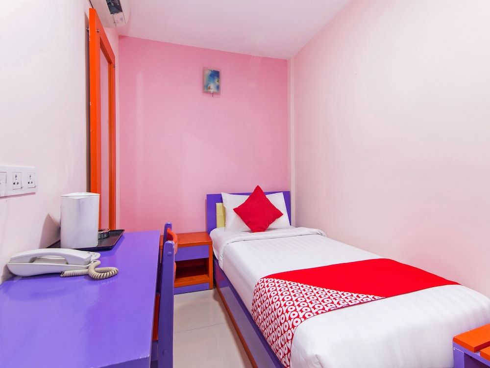 undefined OYO 410 Brickfields Park Hotel 4