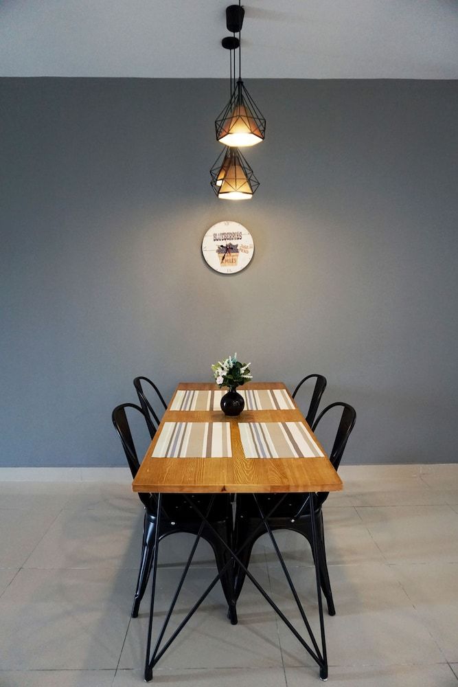 Luxury Home Above Mall - Infinity Pool Deluxe Apartment, 3 Bedrooms, 2 Bathrooms, Lakeside 11