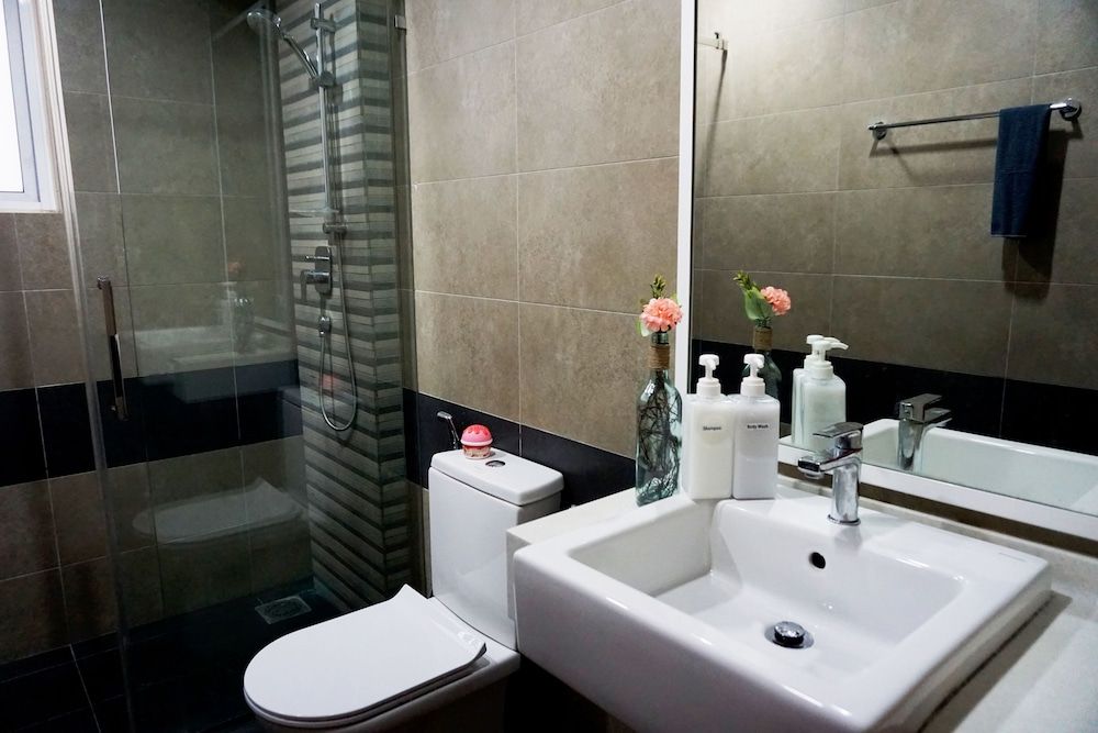 Luxury Home Above Mall - Infinity Pool Deluxe Apartment, 3 Bedrooms, 2 Bathrooms, Lakeside 18