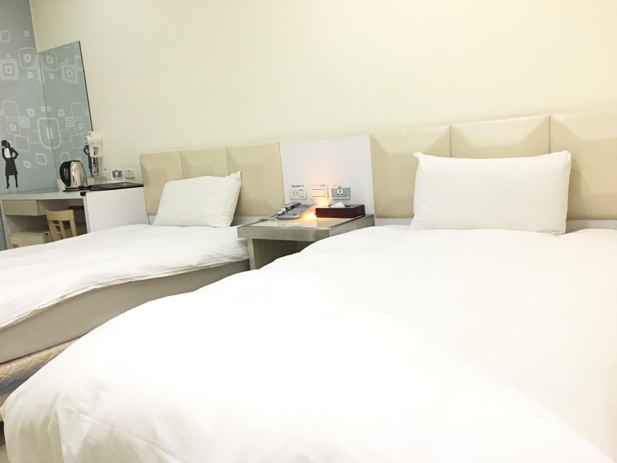 2 Twin Beds, Pet Friendly, Non-Smoking
