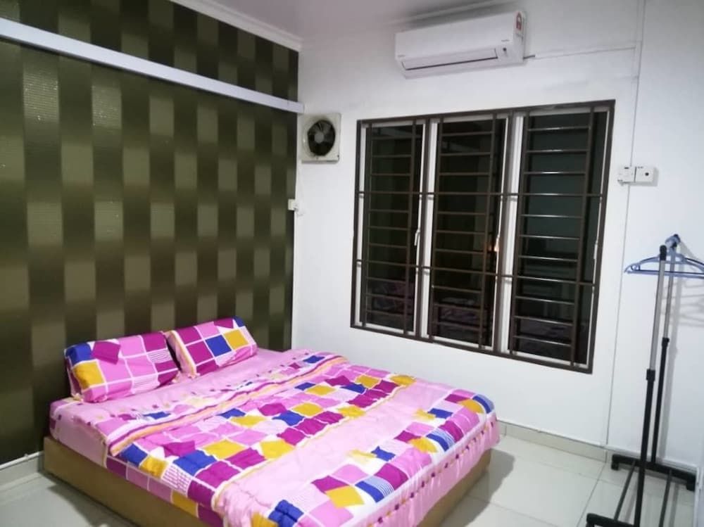 undefined Kepong Spacious Vacation House 4