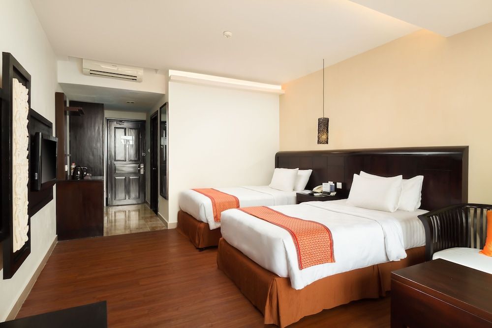 Best Western Resort Kuta Superior Room, 2 Twin Beds, Non Smoking, City View (Shower Only) 3