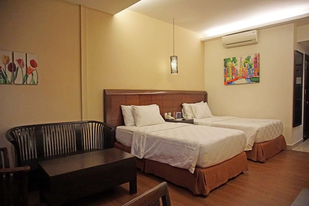 Best Western Resort Kuta Superior Room, 2 Twin Beds, Non Smoking, City View (Shower Only) 12