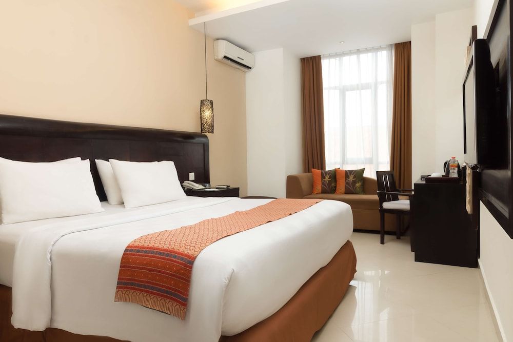 Best Western Resort Kuta Superior Room, 2 Twin Beds, Non Smoking, City View (Shower Only)