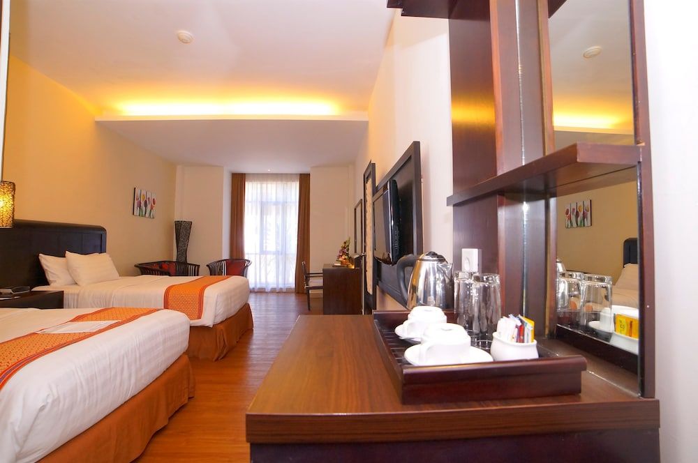 Best Western Resort Kuta Superior Room, 2 Twin Beds, Non Smoking, City View (Shower Only) 8