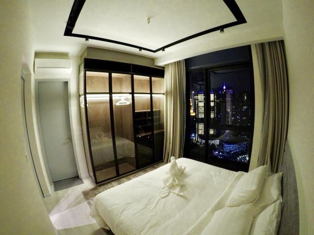 undefined Expressionz Professional Suites by Kelvin 2