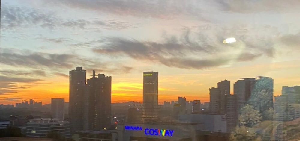 undefined Jenet Times Squre 6