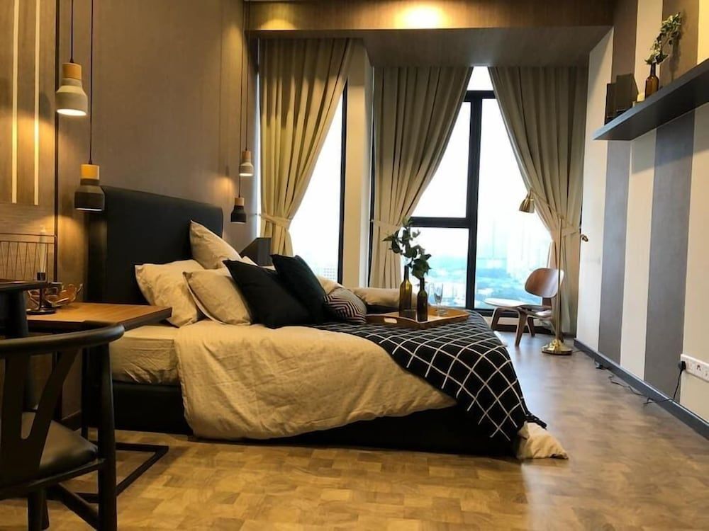 undefined Expressionz Professional Suites by SYNC 5