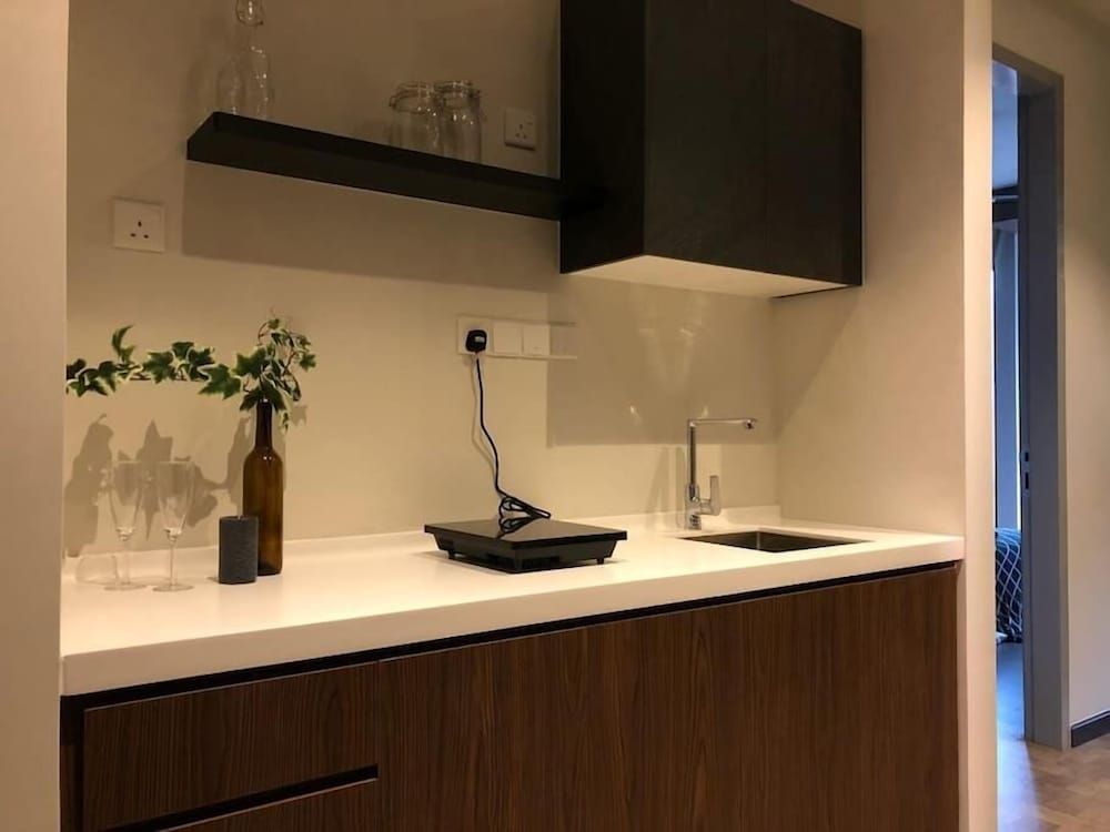 undefined Expressionz Professional Suites by SYNC 7