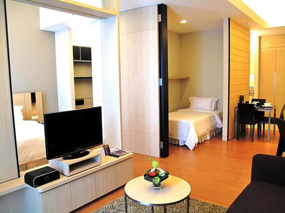 Swiss Garden Residence SS Suite Executive Apartment 6