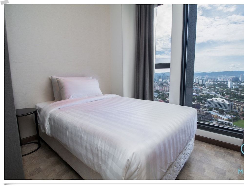 undefined Expressionz Professional Suites by KL101 9