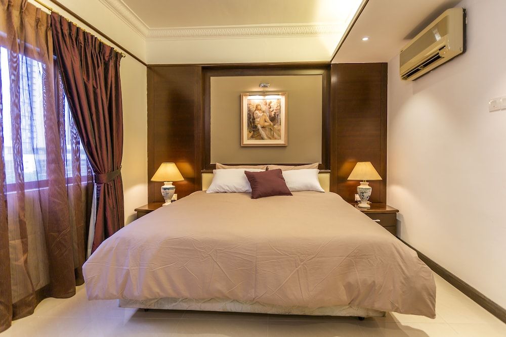 The Forum Condominium by Brassalova 53 Premium Apartment 2