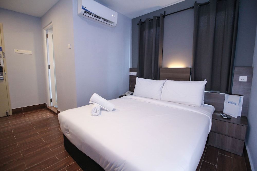 Premier Double Room, 1 Queen Bed, Ensuite, City View
