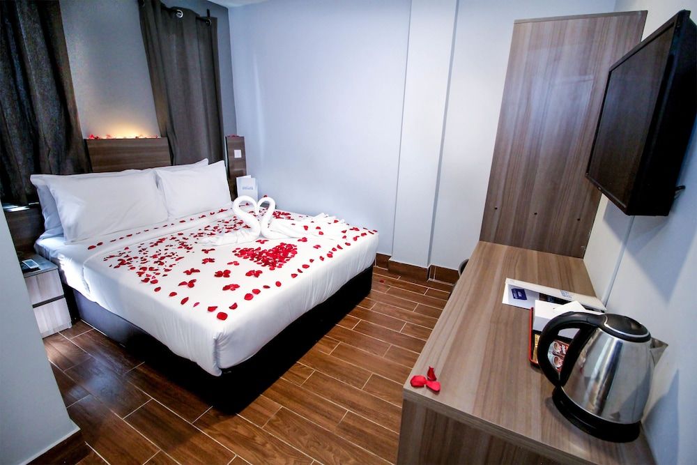 Premier Double Room, 1 Queen Bed, Ensuite, City View