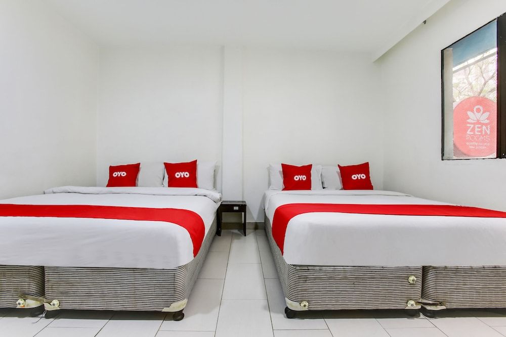 OYO 89571 Eco Palace Hotel Family Suite 3