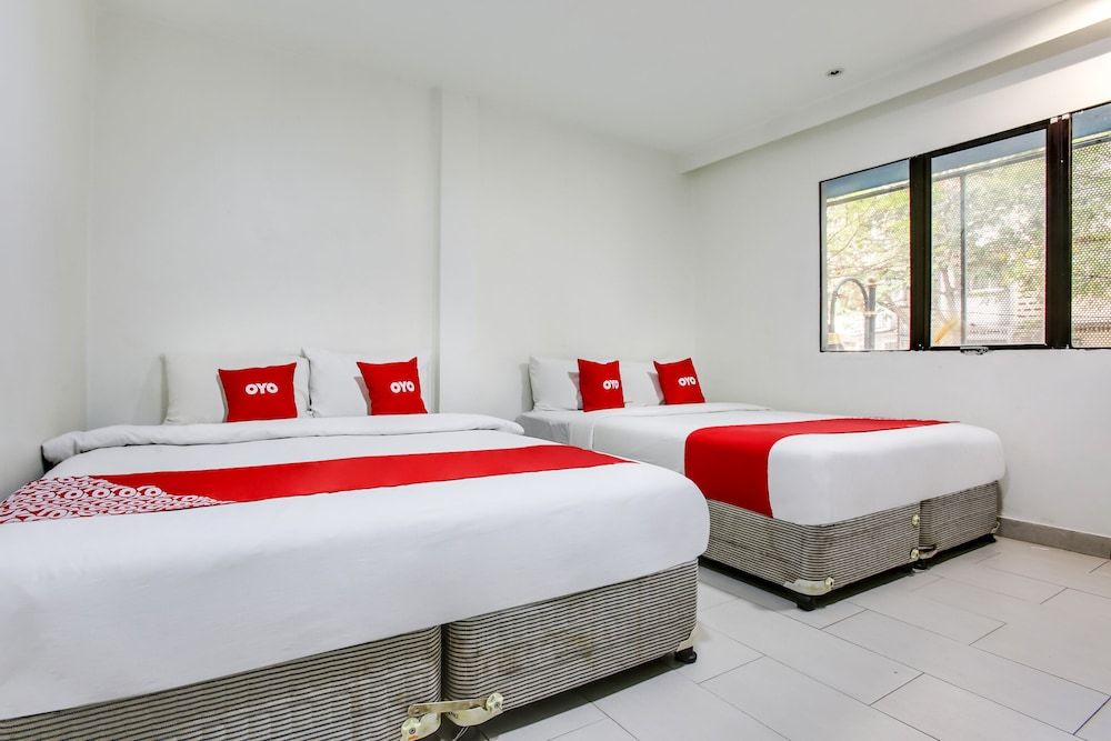 OYO 89571 Eco Palace Hotel Family Suite 2