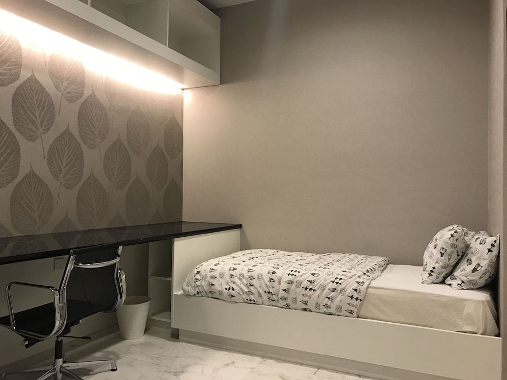 undefined LUMA At Platinum Suite 7