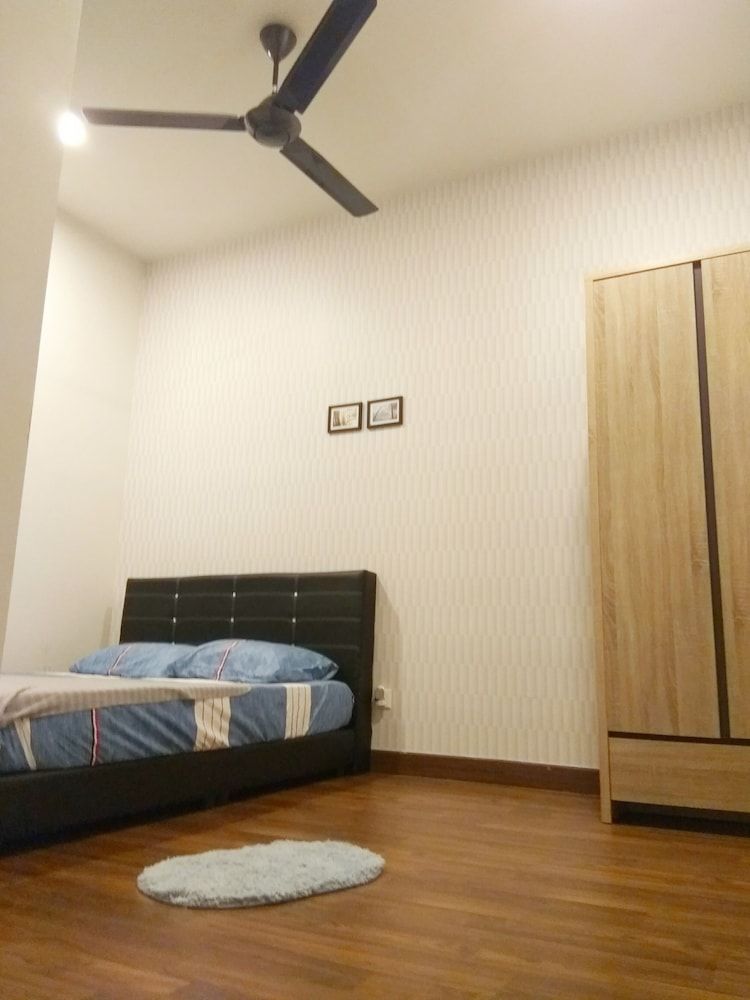 The Reach Condo, 3 Bedrooms 9