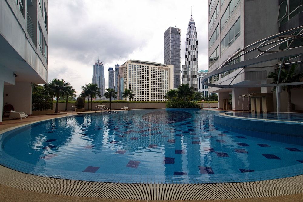 undefined OYO Home 501 Luxury 1BR Crest Condo 8