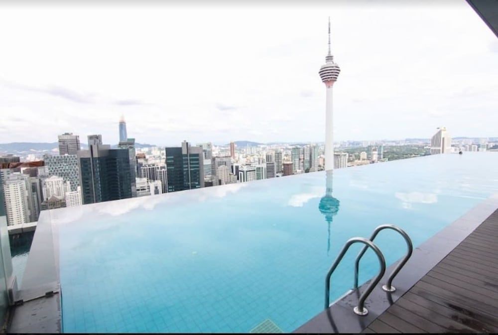 undefined Platinum Suites by SYNC 5