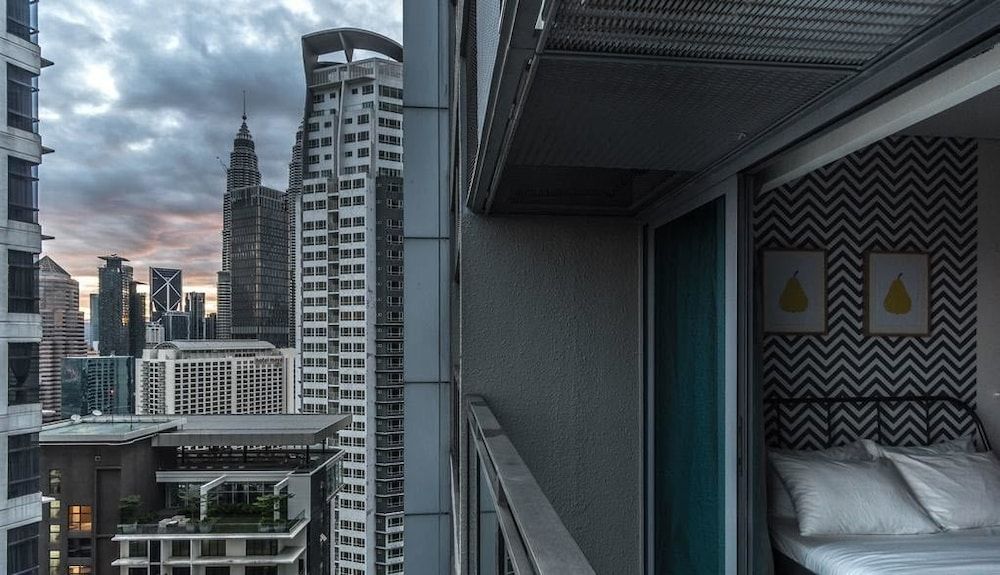 undefined S4 Designer Suites - KLCC - KL Tower - Netflix - WIFI 4