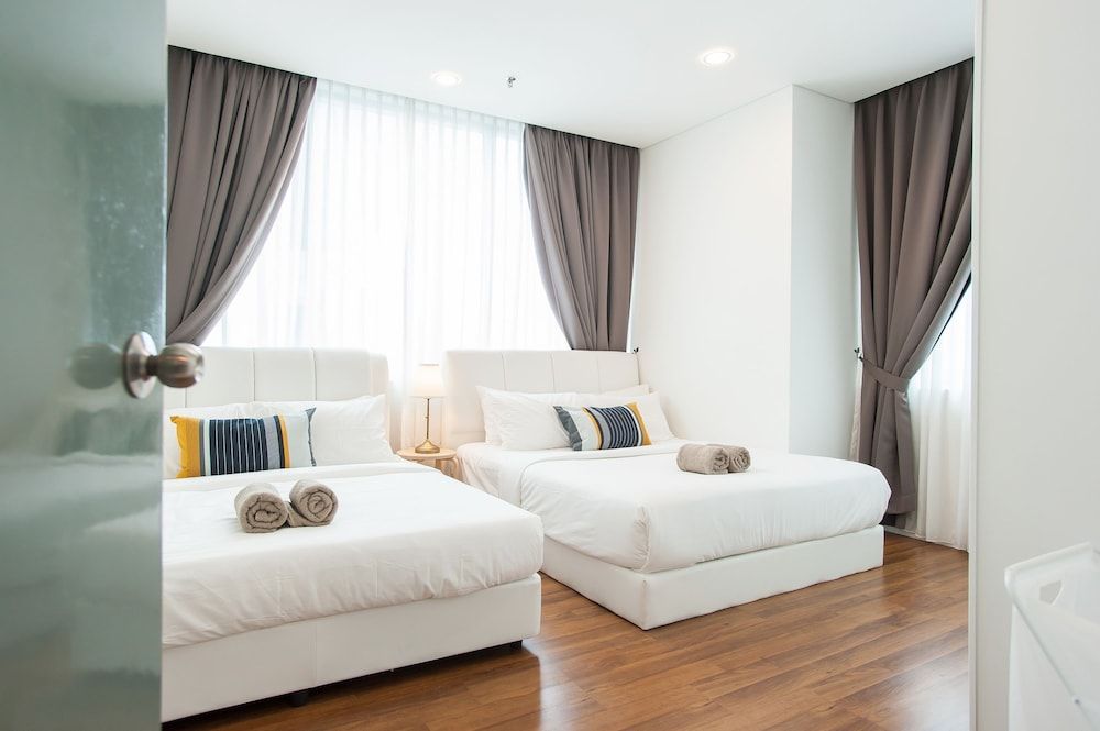 undefined S3 Beautiful 2 Beds Suite - KLCC - KL Tower - WIFI 7