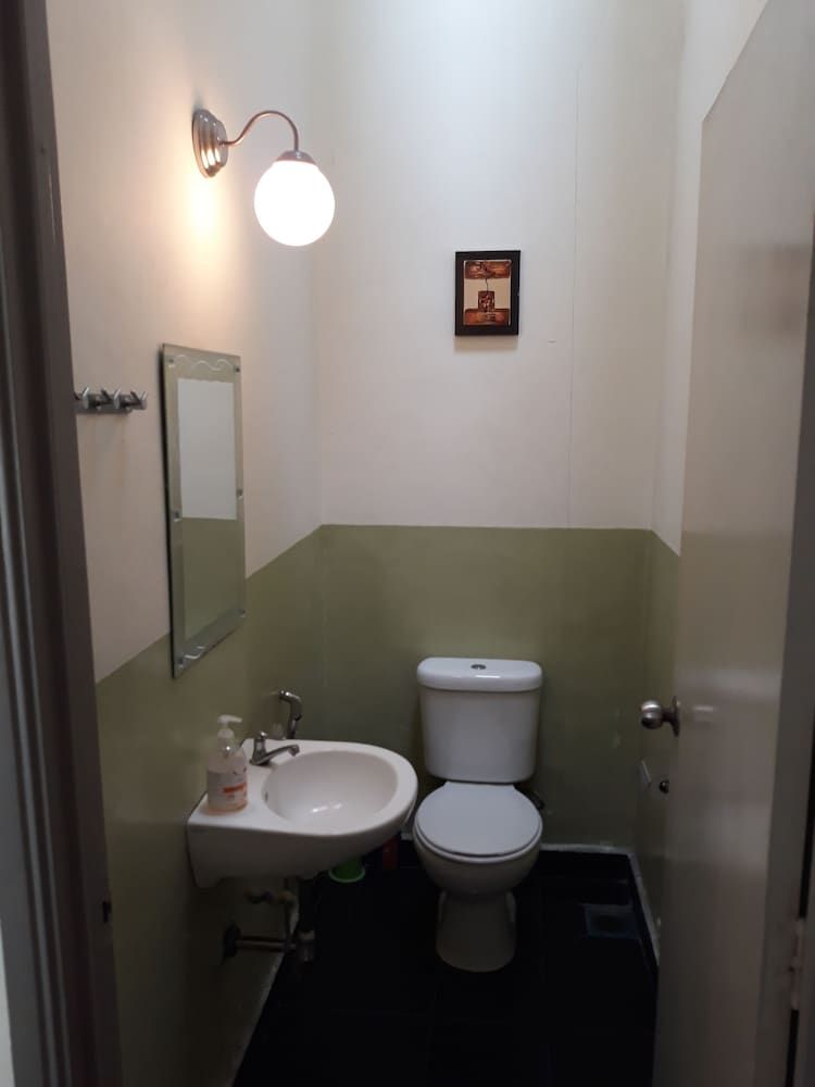 Sarang Vacation Homes Single Room 7