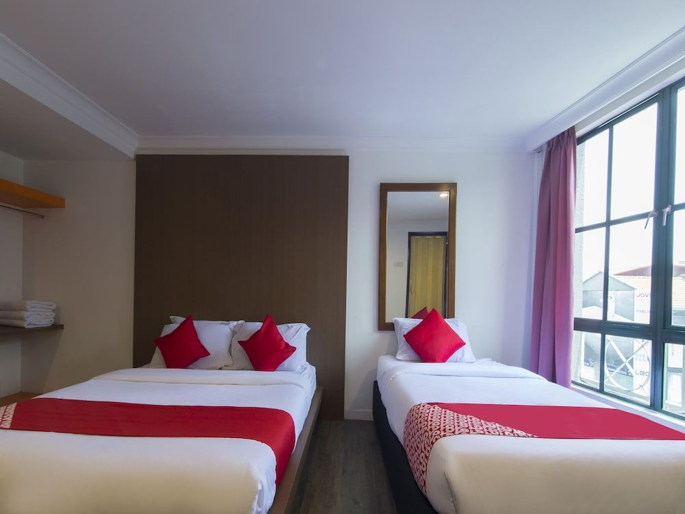 undefined OYO 1045 Azimuth Hotel 9