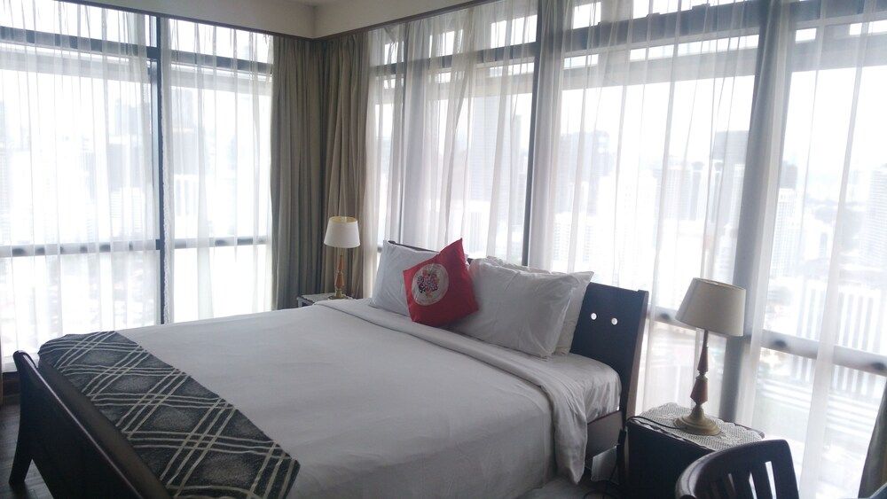 undefined Peaceful Service Suite At Times Square 2