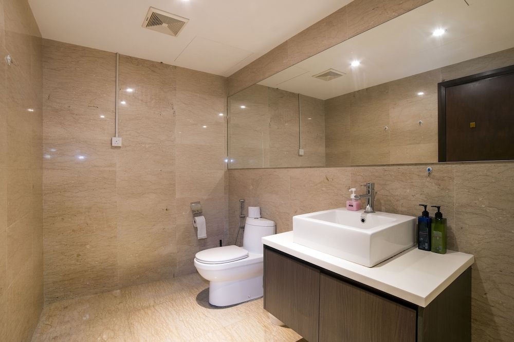 Regalia Residence by Cobnb Two-Bedroom Apartment 11