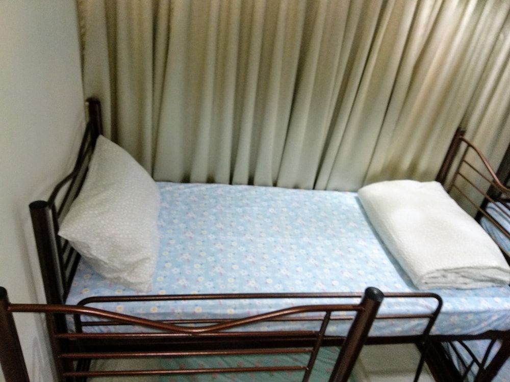 undefined Twin Towers Dorms - Hostel 9