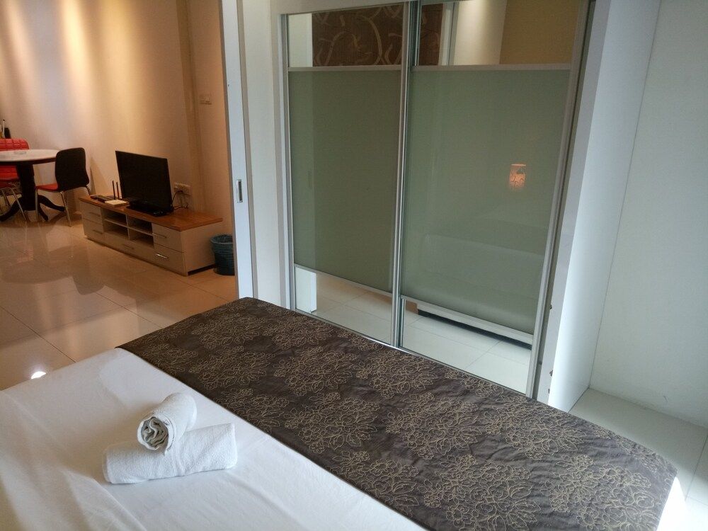Taragon Time Executive Serviced Suites Executive Apartment, 1 Bedroom 2