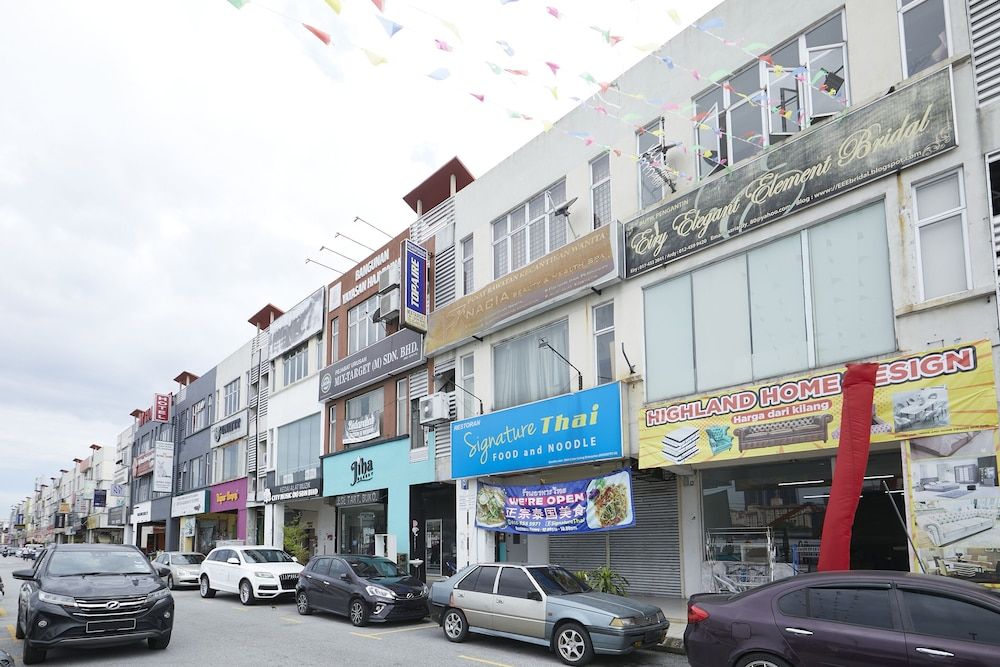 undefined Hotel Pritty 6