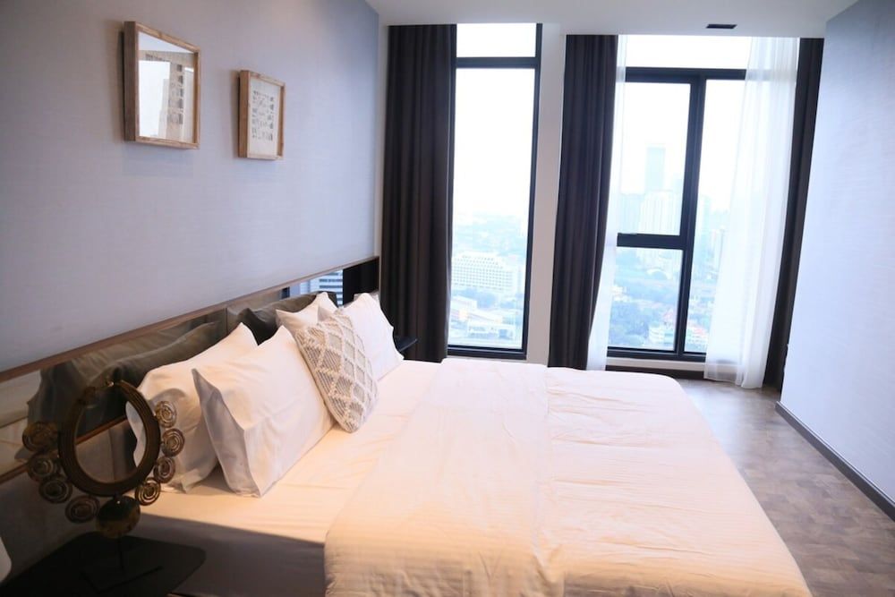 undefined Expressionz Professional Suites KL 8