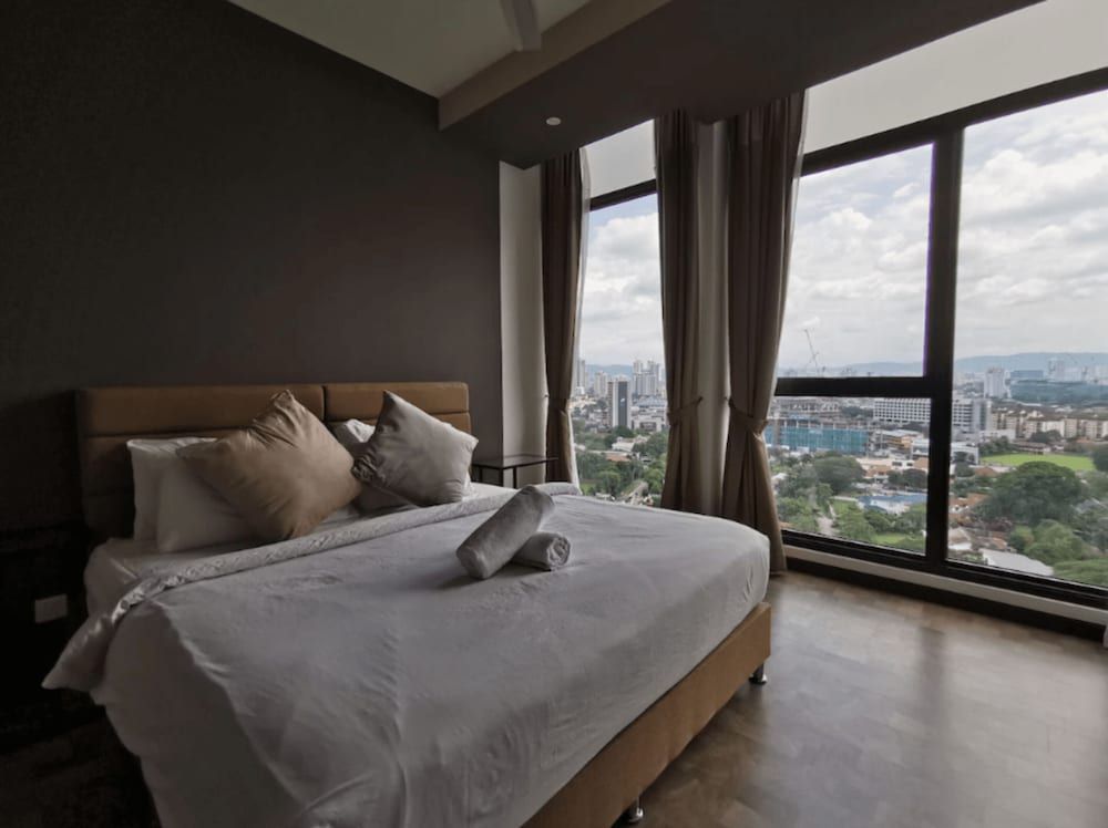 undefined Expressionz Professional Suites KL 9