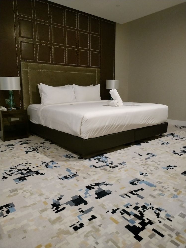 undefined Victory suites 4