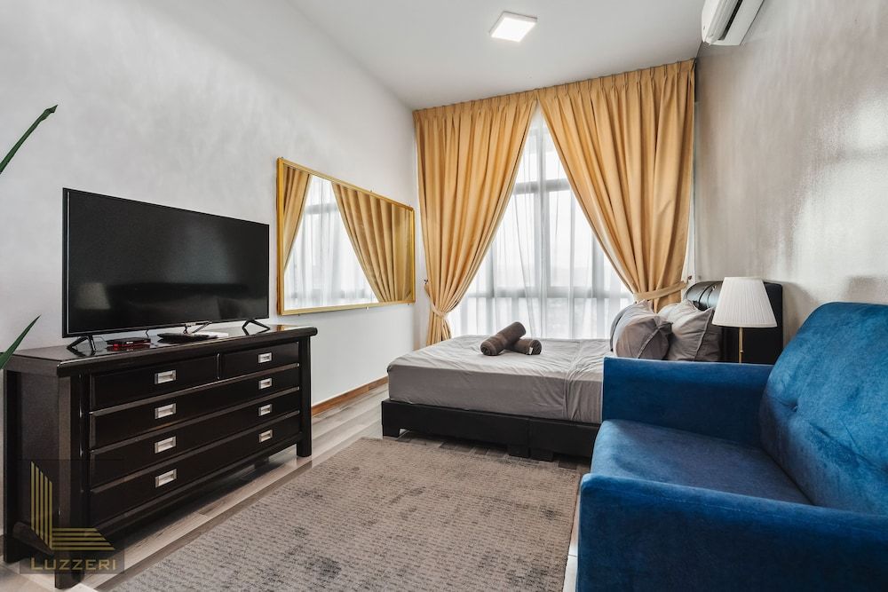 Classic Studio, City View