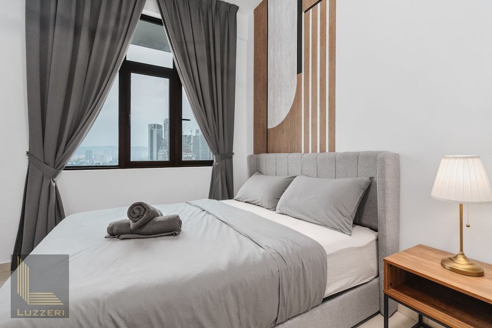 Senior Apartment, 3 Bedrooms, City View