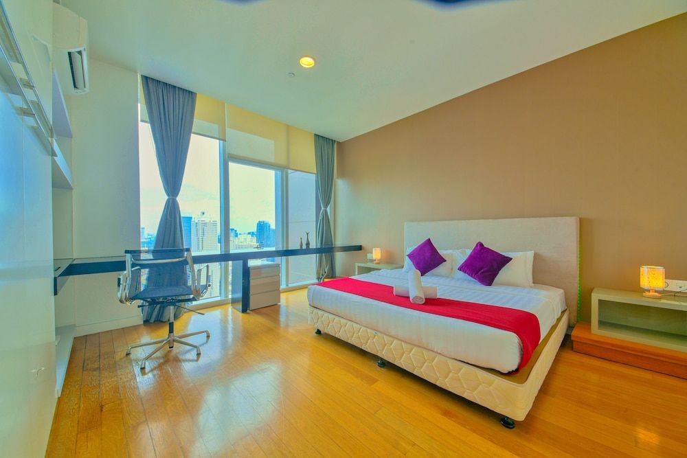 Luxury Suite