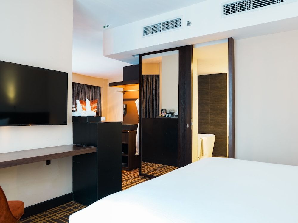 Apricot Suite