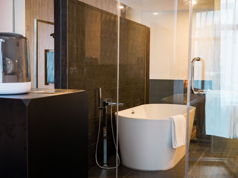 Bronze Suite