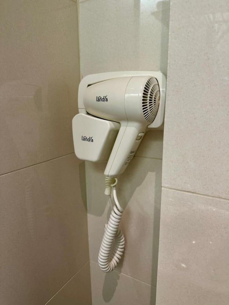 D Loft Hotel Premium Room, 1 King Bed 4