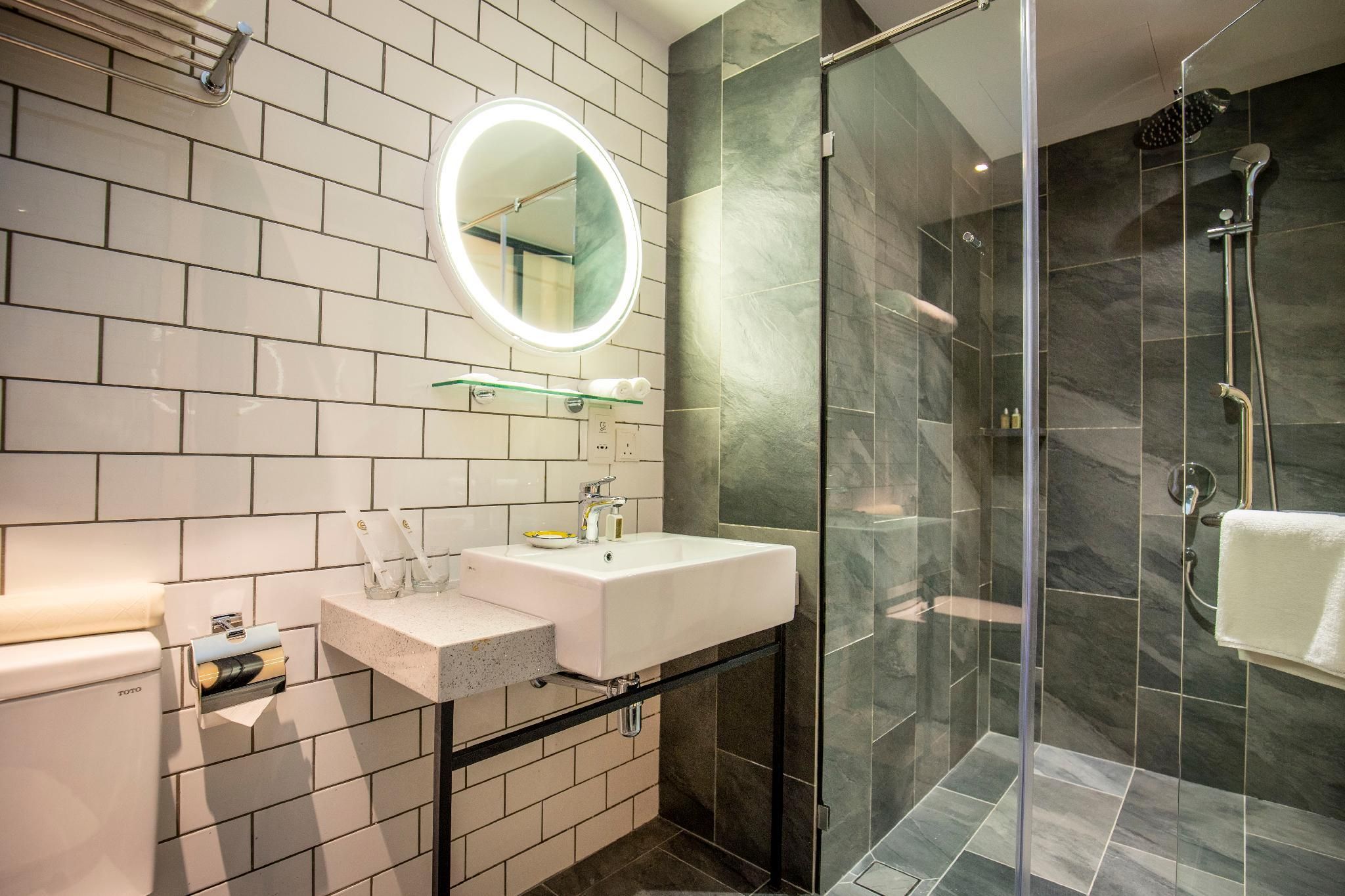 Santa Grand Signature Kuala Lumpur Bong Soo Standard Queen 3