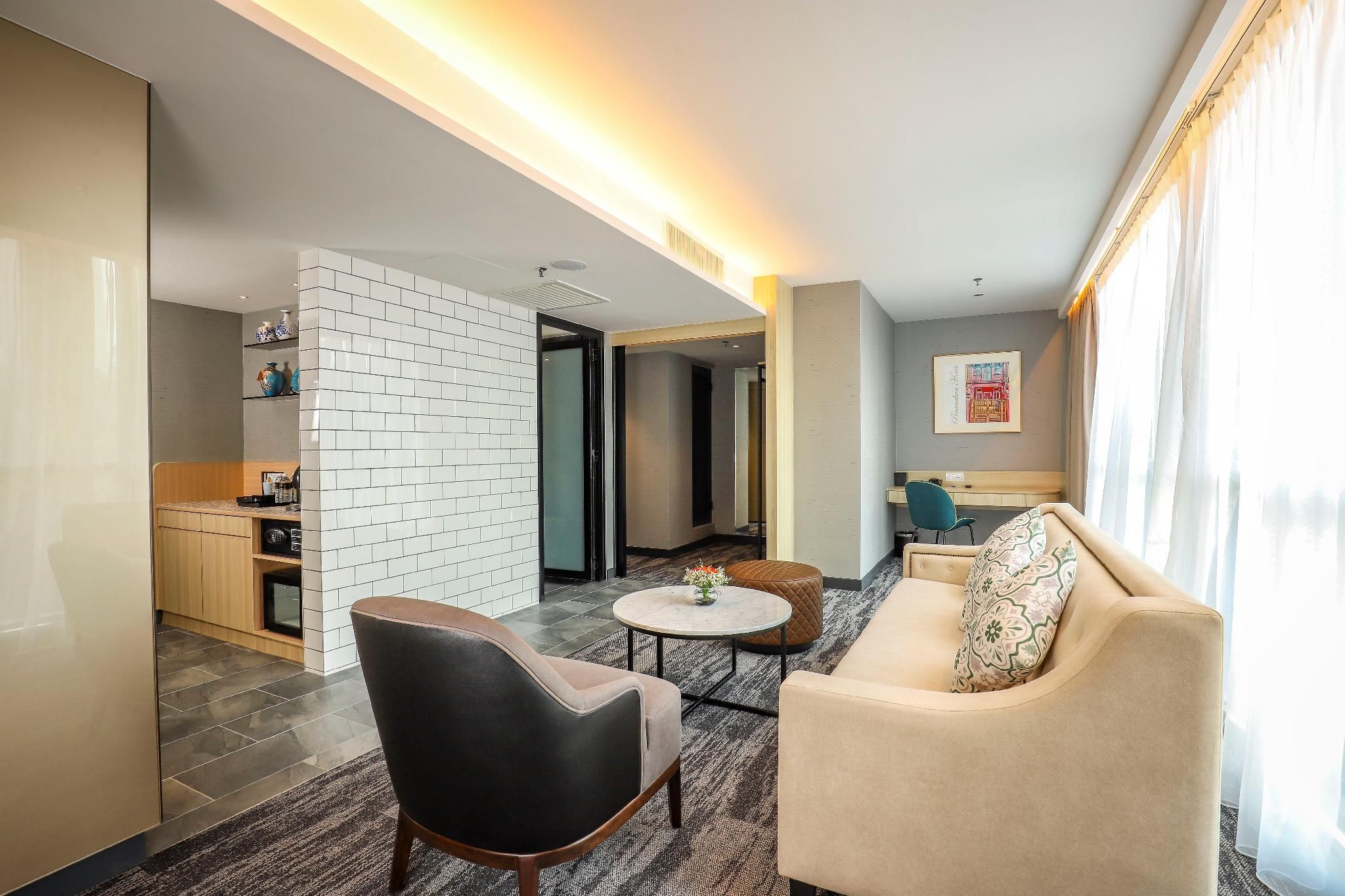 Peranakan Signature Suite