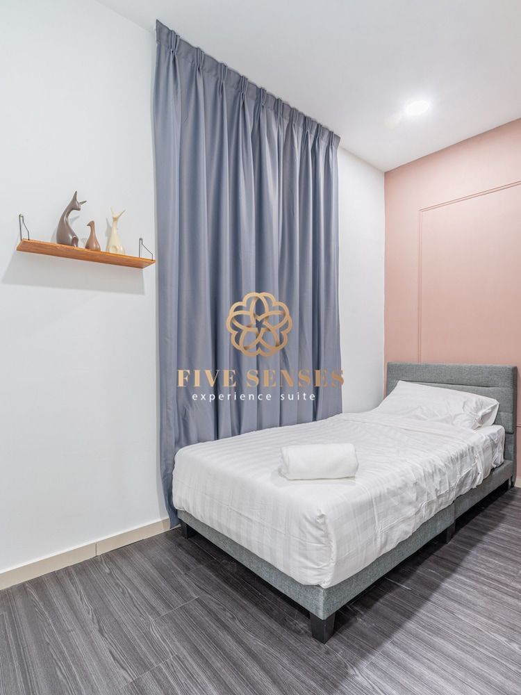 Kenwingston Avenue By Five Senses Presidential Suite 2