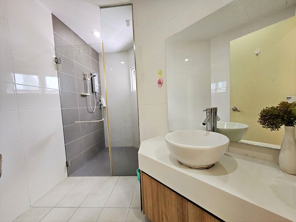 Crest Residence Klcc Family Apartment 4