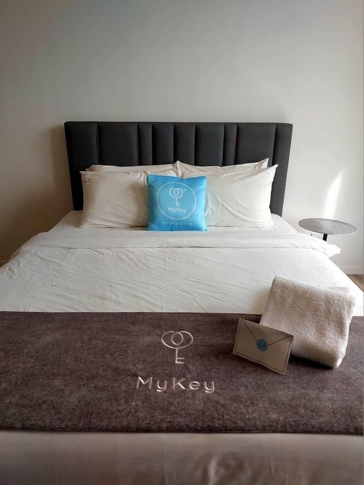 undefined Millerz Square by Mykey 6